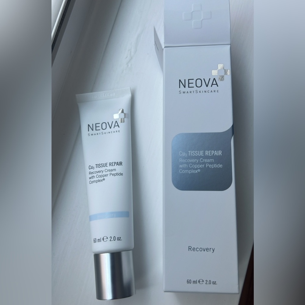 UNOPENED BRAND NEW Neova Moisturizing Skin Recovery Cream!!!